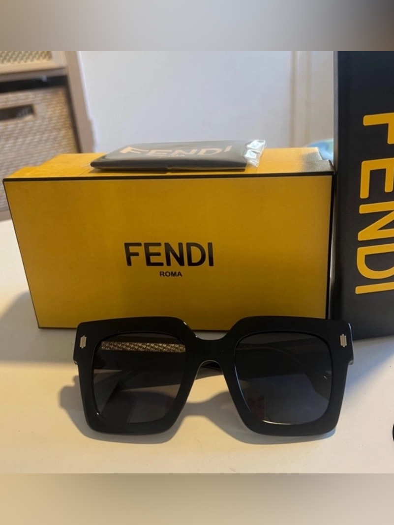 Fendi Black Square Oversized Sunglasses With Gradient Lenses